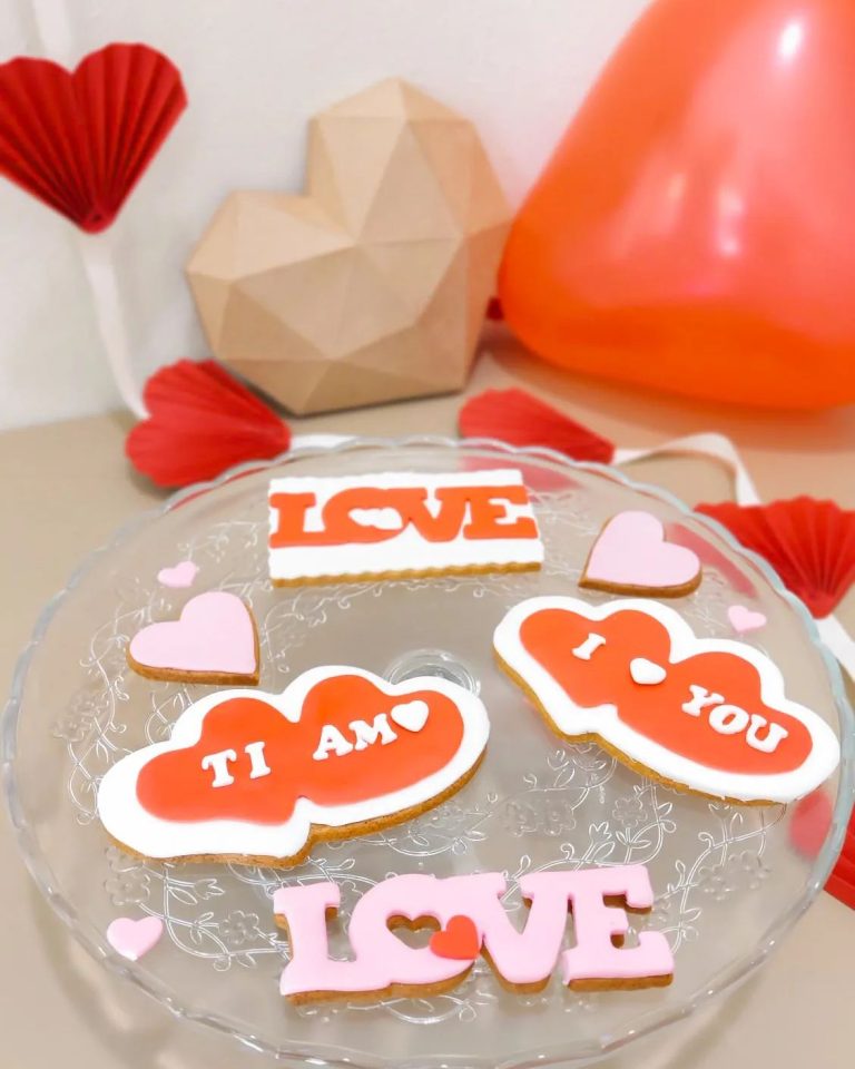 biscotti san valentino, cake design, decorazioni in pasta di zucchero,